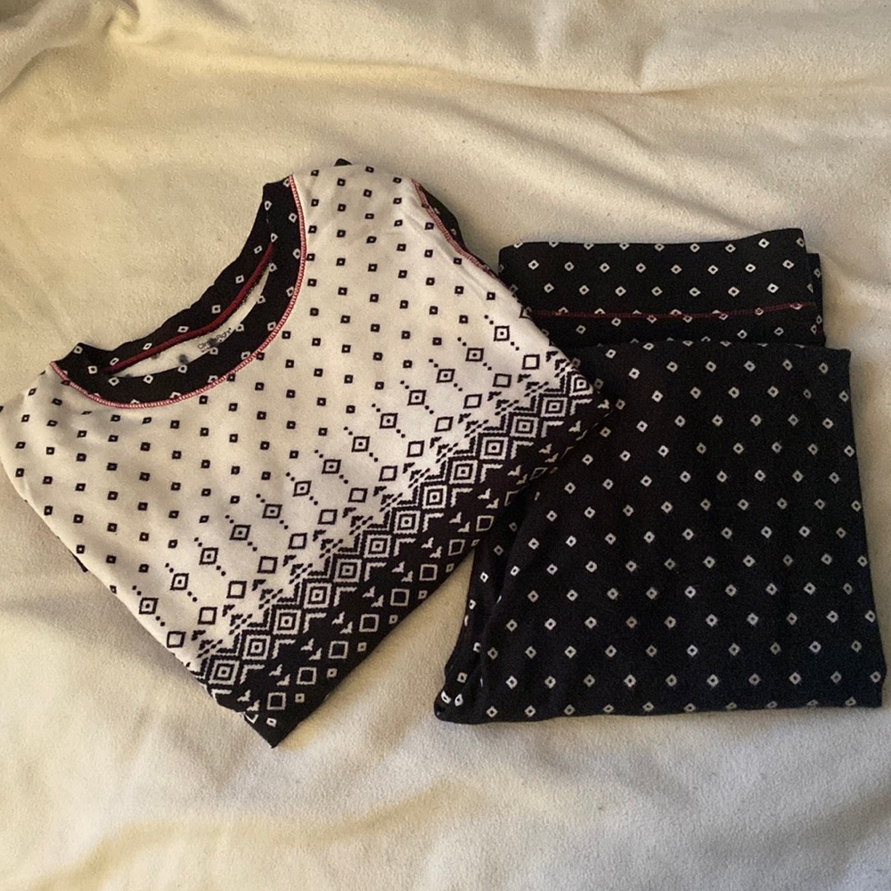 Women’s Winter Pajama set long sleeve top and pants size medium